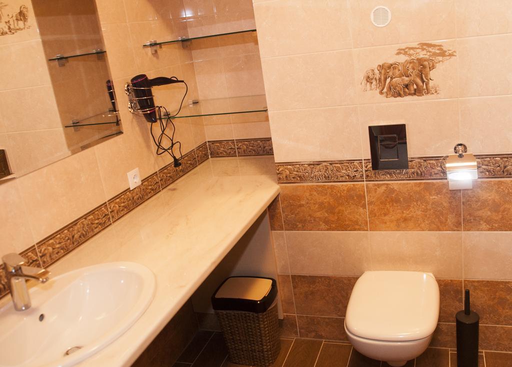 Guest House Adam Mickiewicz Lviv Room photo