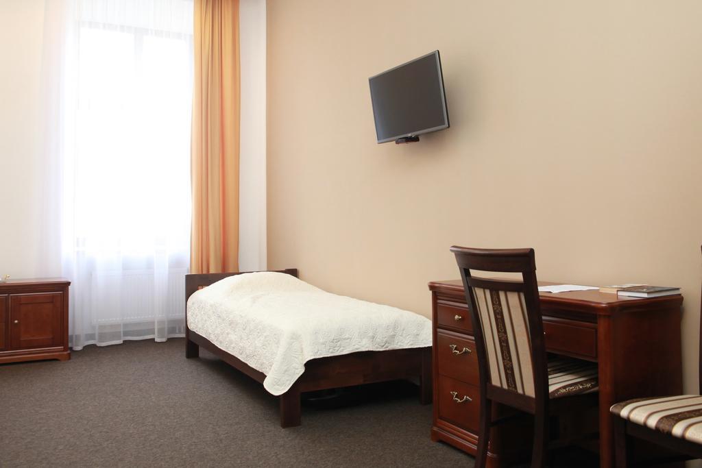 Guest House Adam Mickiewicz Lviv Room photo